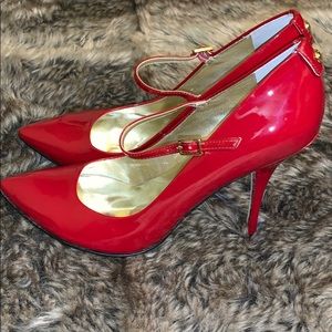 Lightly worn Guess Mary Jane Heels